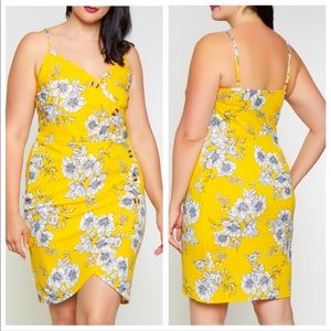 NEW•2X•SUNSHINE FLORAL BUTTON ACCENT DRESS•NWT